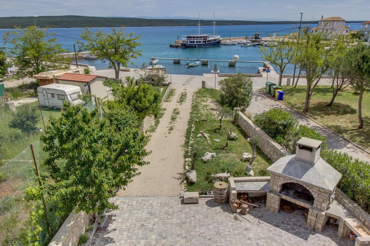 Apartments And Rooms By The Sea Nerezine, Losinj - 11815 Exterior photo