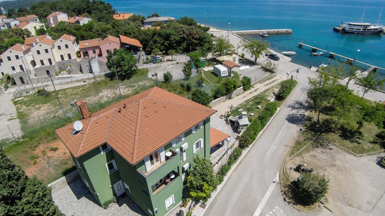 Apartments And Rooms By The Sea Nerezine, Losinj - 11815 Exterior photo