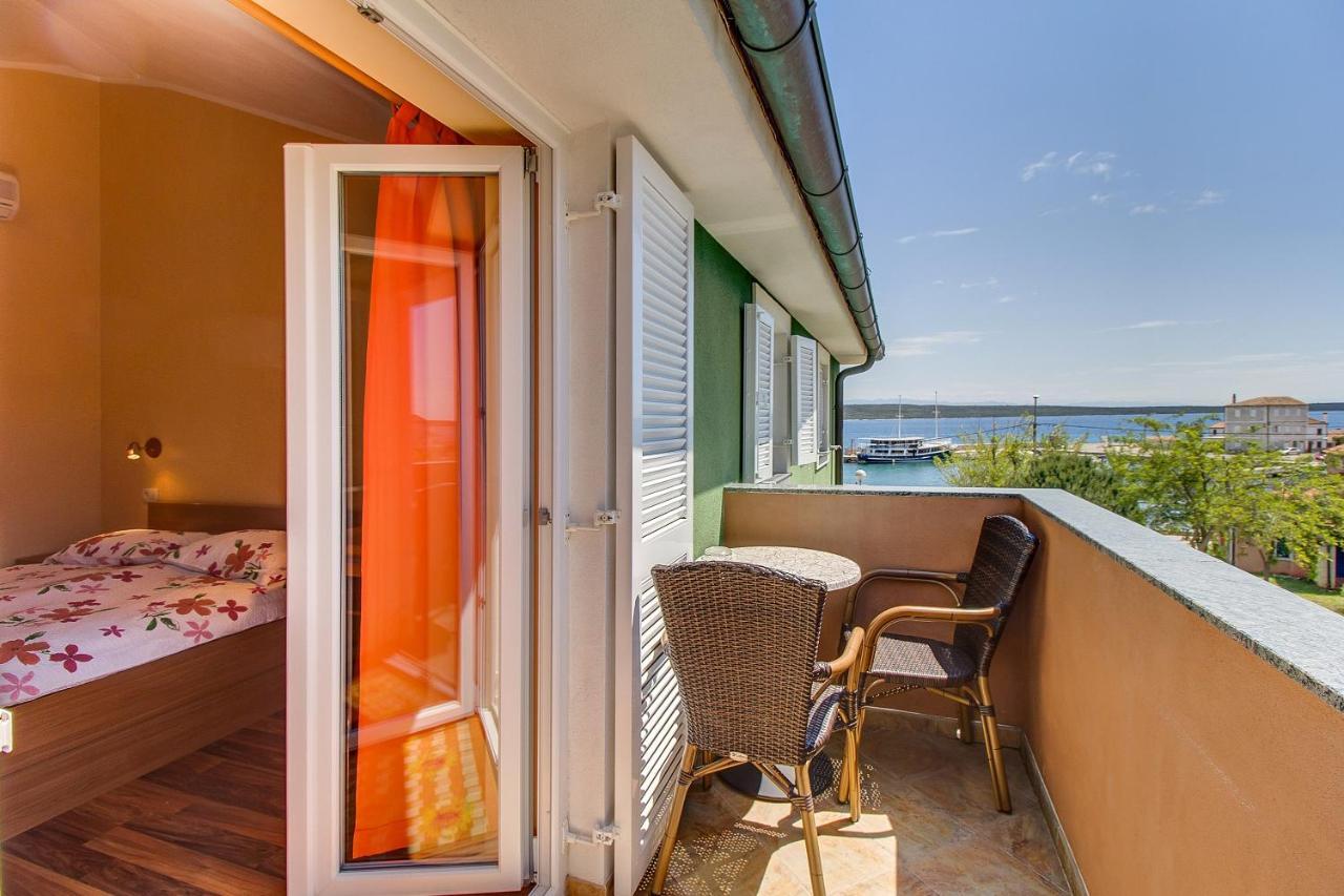 Apartments And Rooms By The Sea Nerezine, Losinj - 11815 Exterior photo