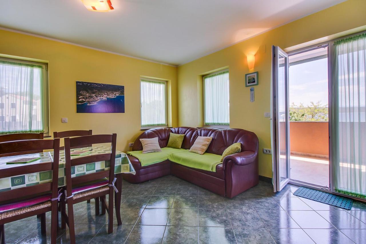 Apartments And Rooms By The Sea Nerezine, Losinj - 11815 Exterior photo