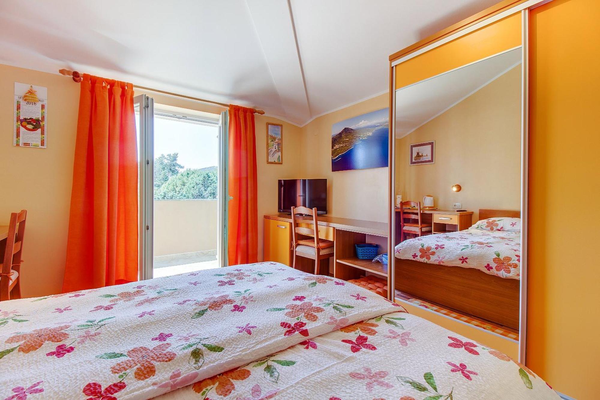 Apartments And Rooms By The Sea Nerezine, Losinj - 11815 Room photo