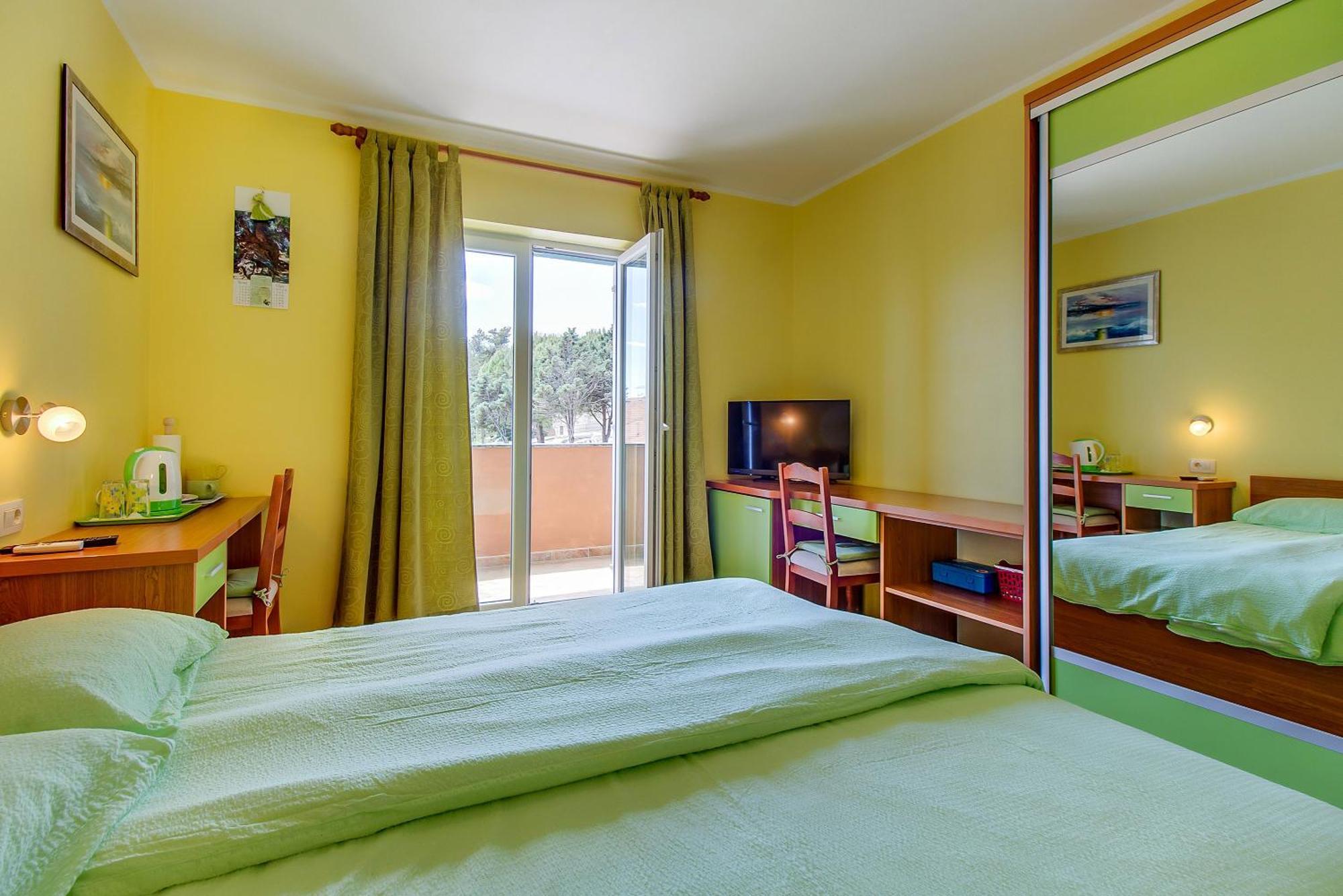 Apartments And Rooms By The Sea Nerezine, Losinj - 11815 Room photo